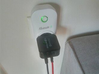 Skúsenosti s používaním e -energetického používania zásuviek)